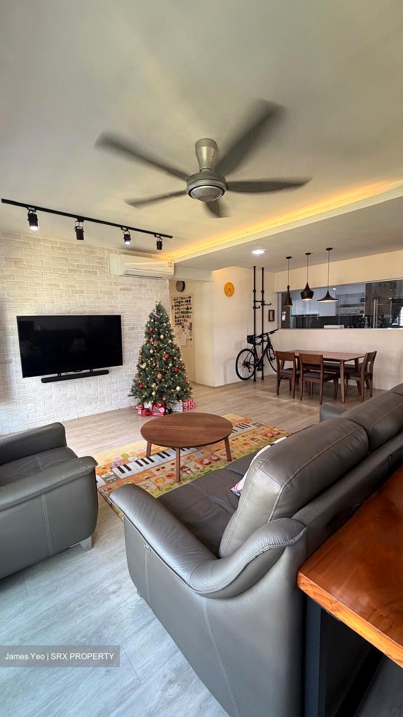 Blk 428B Floral Spring @ Yishun (Yishun), HDB 5 Rooms #513837191